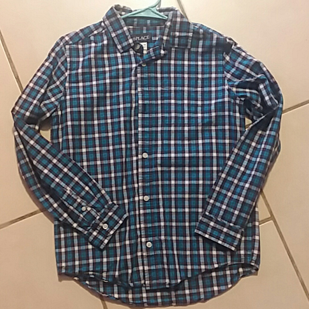 Boys long sleeve shirt.